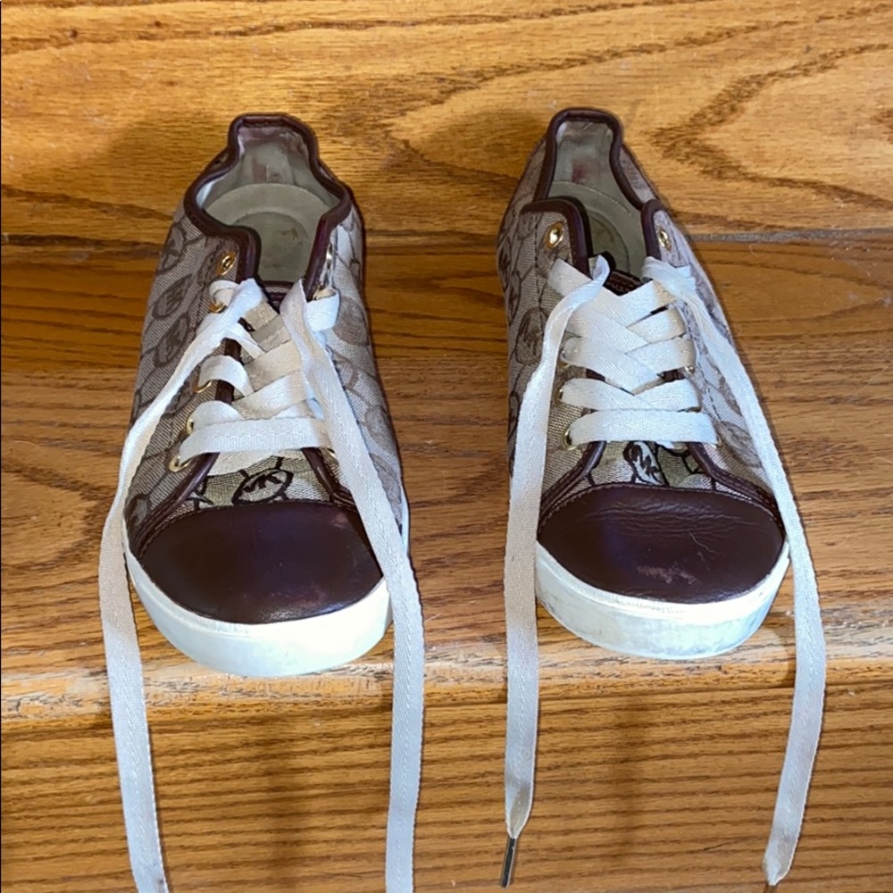Michael Kors size 9M brown canvas/leather shoes